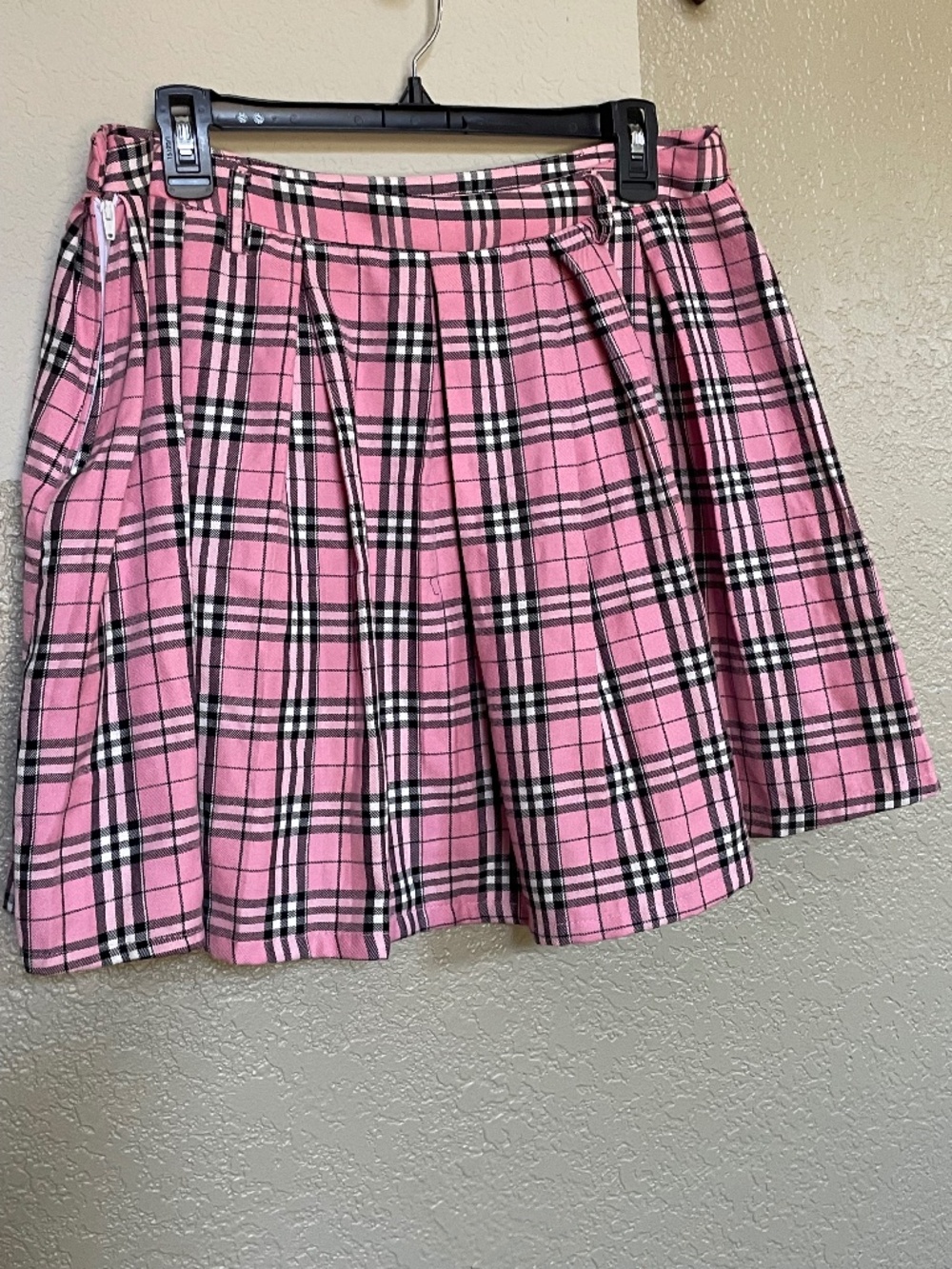 Hot Topic Baby Pink and Black Plaid Pleated Skirt